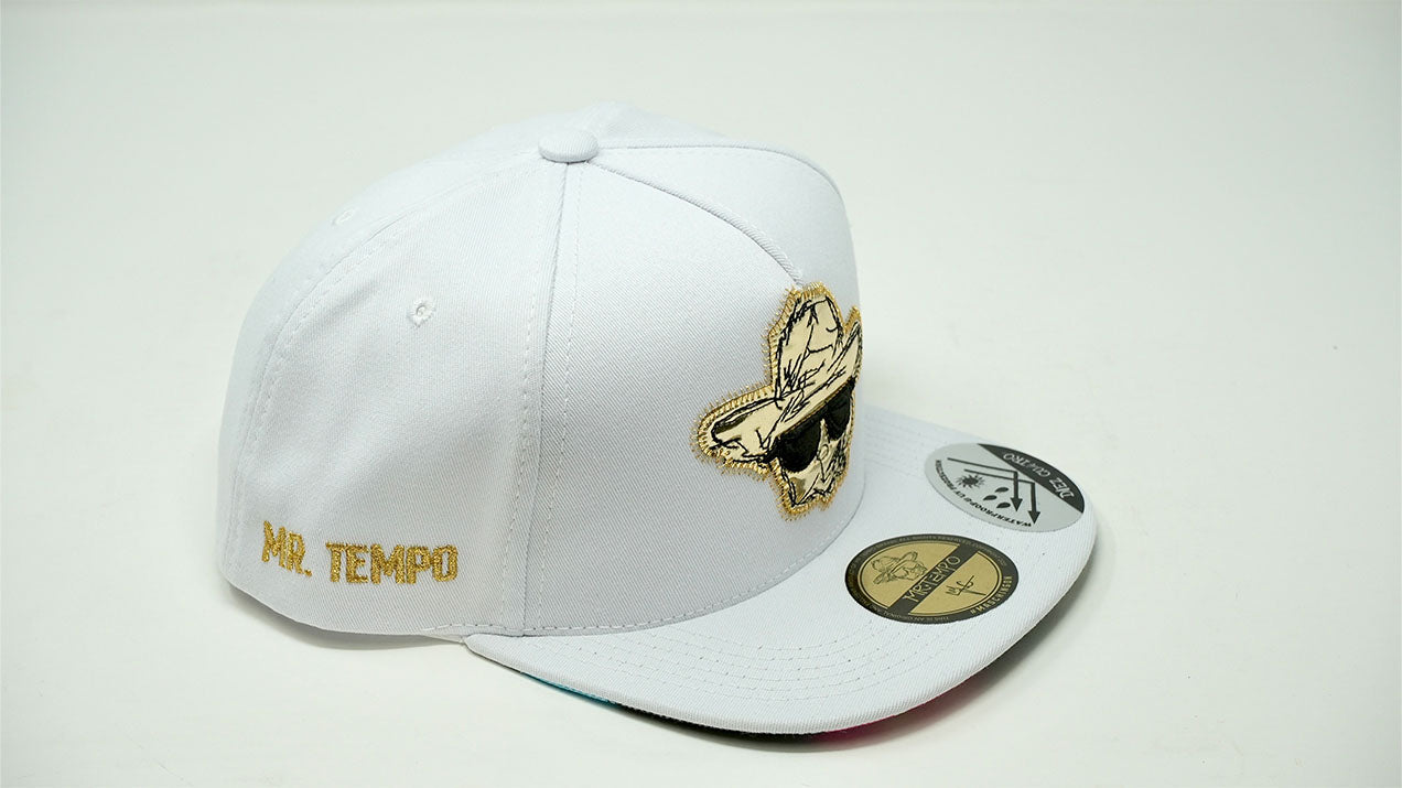 Mr.Tempo White Hat “Con Dios Todo de Puede” Visor